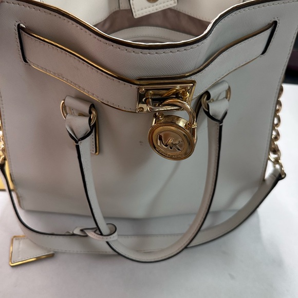 Michael Kors Hamilton Large White Saffiano Leather Tote - Picture 12 of 16